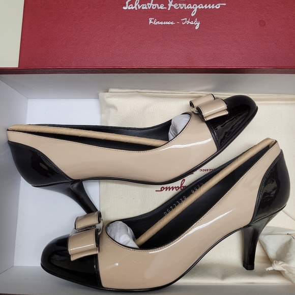 NWOT Ferragamo Carla Mix Pumps - Picture 11 of 13